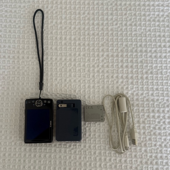 Canon PowerShot SD750 Digital Camera - Picture 5 of 5